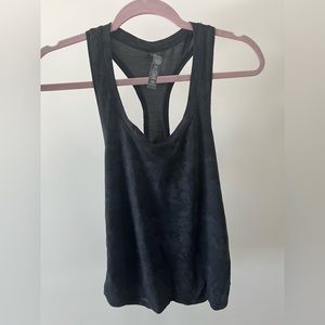 VUORI black camo work out Tank